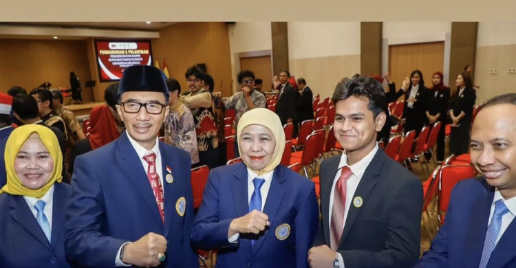 alumni fh unair Khofifah Ajak Alumni FH Unair Buka Peluang Magang Bagi Mahasiswa alumni fh unair - ilustrasi berita Khofifah Ajak Alumni FH Unair Buka Peluang Magang Bagi Mahasiswa