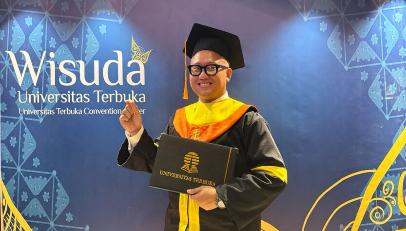 kuliah sambil kerja - ilustrasi berita Kuliah sambil kerja: Wisudawan Raih Prestasi Akademik dan Ciptakan Lapangan Kerja