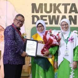 mengangkat srikandi - ilustrasi berita Mengangkat srikandi, menghargai bakti: Penghargaan untuk tokoh muslimat di Gombak