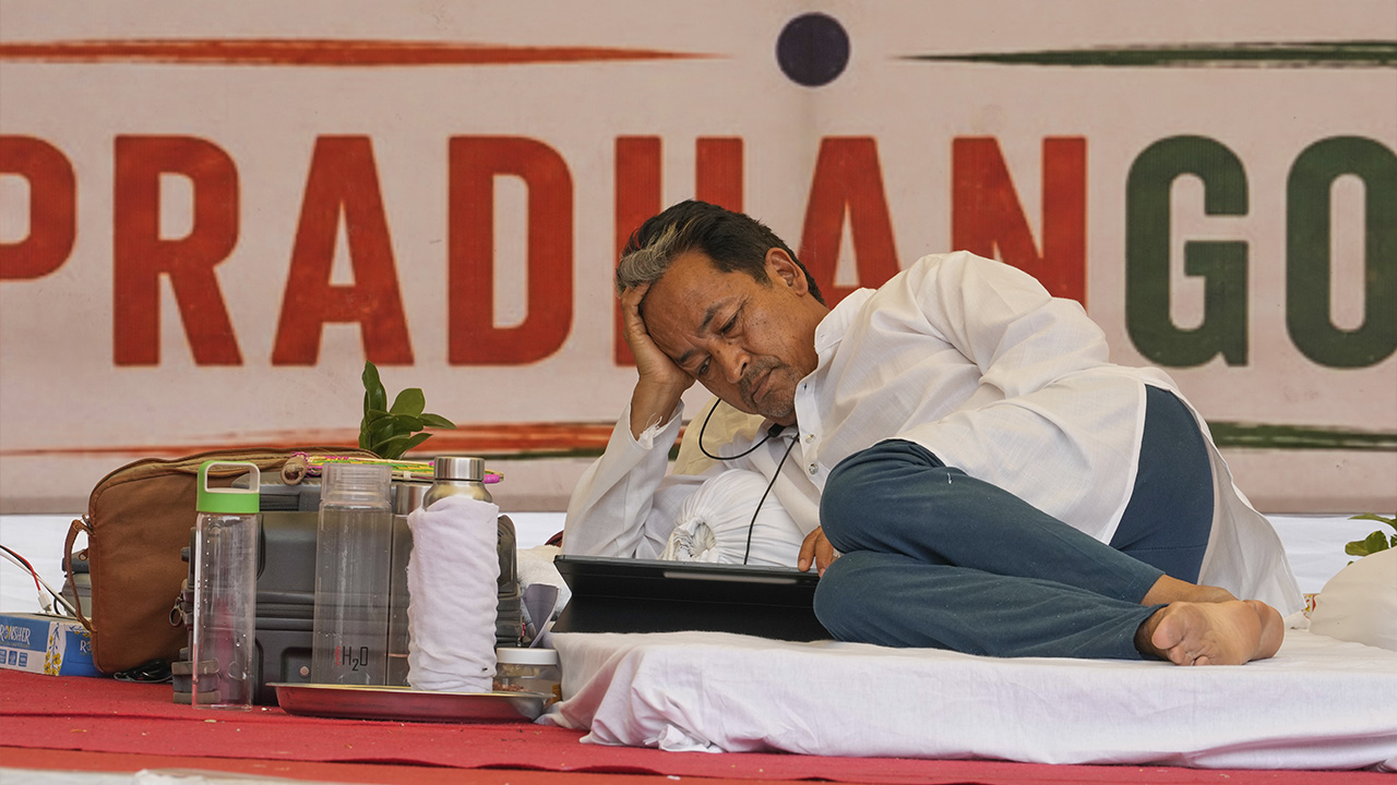 mogok lapar - ilustrasi berita Aktivis Sonam Wangchuk mogok lapar 16 hari, berat badan susut 8,2 kilogram