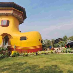 rumah sepatu - ilustrasi berita Rumah Sepatu Jadi Kafe Unik di Pacet Mojokerto, Dibangun dari Mimpi Pengrajin Sepatu