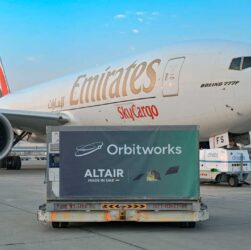 emirates skycargo - ilustrasi berita Emirates SkyCargo angkut Altair-1 dari Dubai ke AS untuk peluncuran Oktober 2026