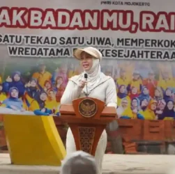 jalan sehat pwri - ilustrasi berita 400 Peserta Meriahkan Jalan Sehat PWRI Kota Mojokerto, Ning Ita Ajak Lansia Tetap…