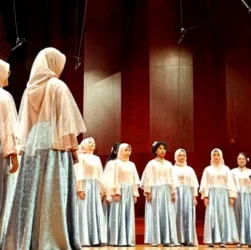 livo choir - ilustrasi berita Livo Choir SMAN 15 Surabaya Sabet Tiga Emas di Kompetisi Internasional