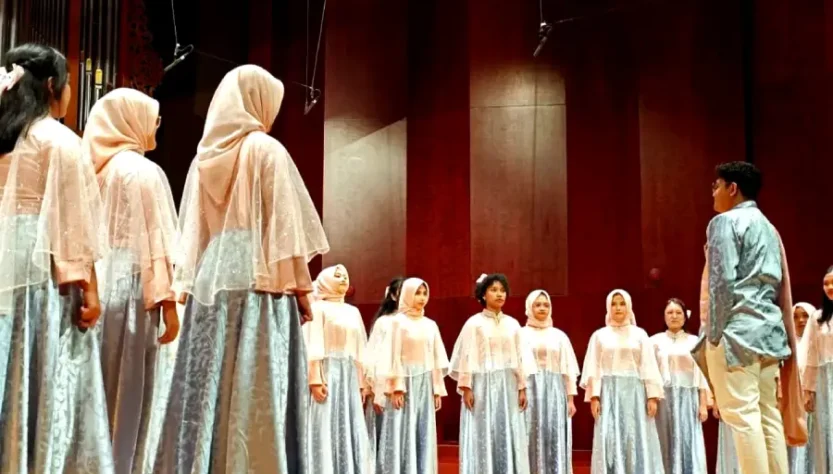 livo choir - ilustrasi berita Livo Choir SMAN 15 Surabaya Sabet Tiga Emas di Kompetisi Internasional