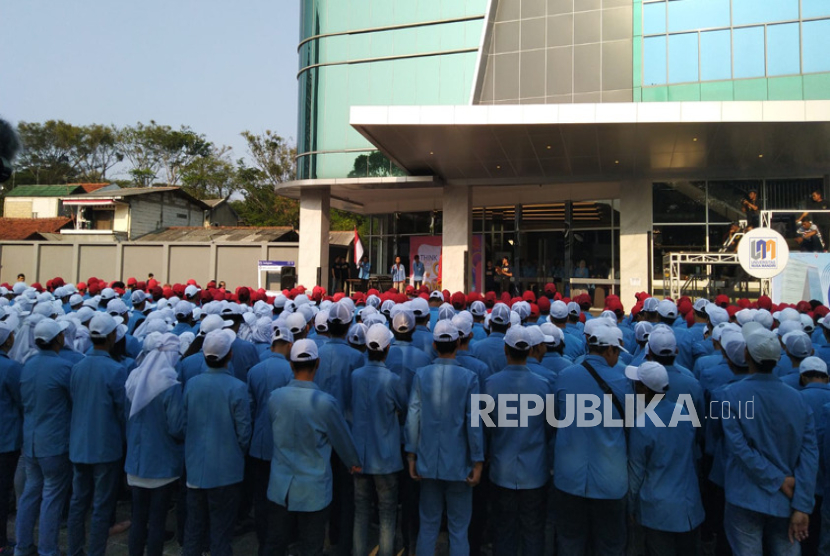 serasi unm - ilustrasi berita SERASI UNM 2026 Siap Bakar Semangat Maba, Alumni Sukses Hadir Jadi Sumber Inspirasi
