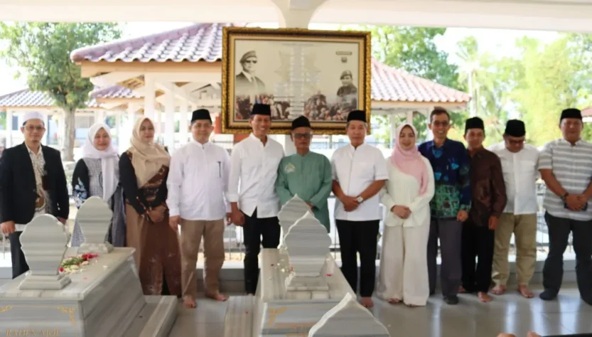 ut purwokerto - ilustrasi berita Bukan Sekadar Ziarah: UT Purwokerto Hidupkan Kembali Spirit Tokoh Nasional dan Daerah