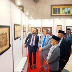 tokoh muslim amerika - ilustrasi berita Tokoh Muslim Amerika dan Dubai Terpukau Festival Kaligrafi Internasional Gontor