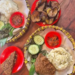 warung nasi - ilustrasi berita Bule Australia Buka Warung Nasi Sedep Mantep di Jogja, Sambalnya Bikin Ketagihan